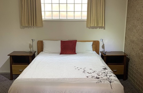 Tumut Hotel | Ashton Motel