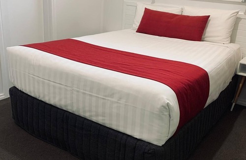 Tumut Hotel | Ashton Motel