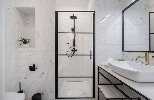 Inner City Budapest Hotel | Astoria Boutique Suites - by BQA