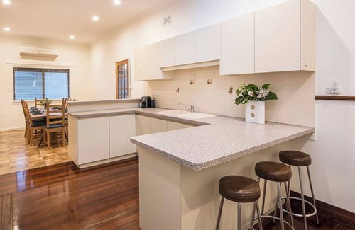 Busselton Cabaña | At The Beach: Your Ultimate Coastal Getaway