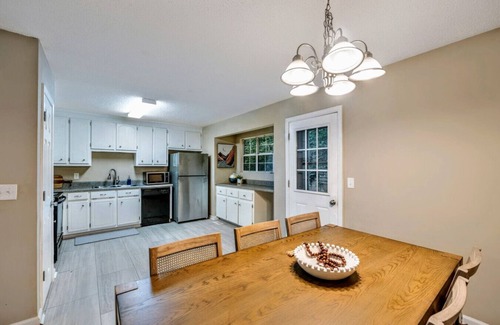 Acworth Casa | ATH - Comfortable 4BR Home for Extended Stay (rem)