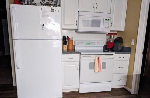 Monroe Apartamento | Alquiler de la zona de Atenas. Cerca de UGA, el centro de Athens, Monroe, lugares para bodas.