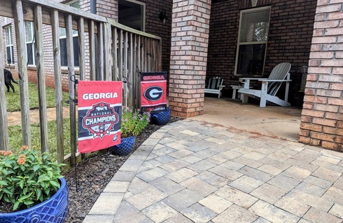 Monroe Apartamento | Alquiler de la zona de Atenas. Cerca de UGA, el centro de Athens, Monroe, lugares para bodas.