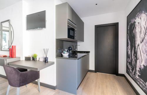 Huerta de Santa Teresa Apartamento | Atico moderno en Nervion con terraza