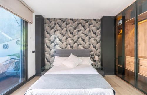 Huerta de Santa Teresa Apartamento | Atico moderno en Nervion con terraza