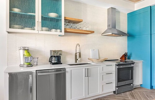 Luckie-Marietta District Hotel | Atlanta Margaritaville 2 Bedroom Presidential!