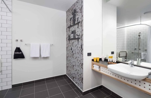 Adelaide Airport Hotel | Atura Adelaide Airport