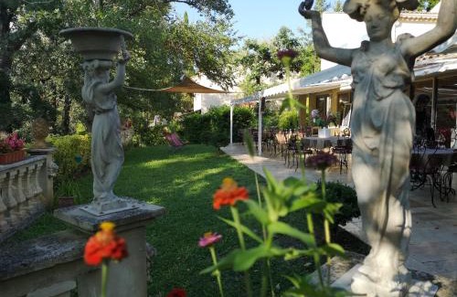 Villecroze Hotel | Au Bien Etre piscine chauffée