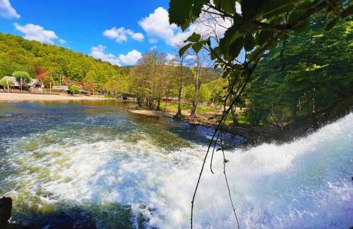 Grand Coo Hotel | Au sommet de la cascade