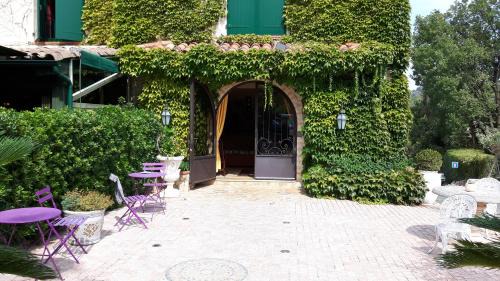 Le Plan-de-Grasse Hotel | Auberge les Aromes