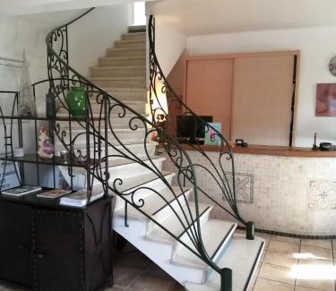 Le Plan-de-Grasse Hotel | Auberge les Aromes