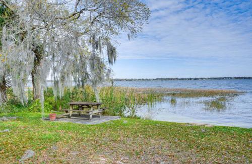 Auburndale Casa | Auburndale Vacation Rental with Yard and Lake Views