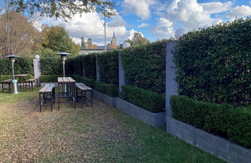 Young Hotel | Australian Hotel Young