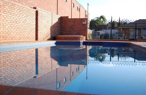 Swan Hill Hotel | Australian Settlers Motor Inn