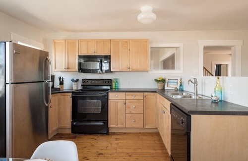 Western Shore Casa | Authentic South Shore Farm House