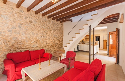 Andraitx Casa | Auténtica casa de pueblo con vistas al mar en el barrio histórico de Andratx