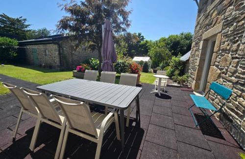 Saint-Thonan Casa | Authentique maison bretonne avec jardin fleuri