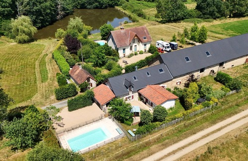 Chateau-Chervix Casa | Aux Détours de l’Étang : La Bergerie and its Swinning pool