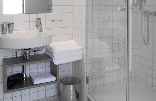 Engis Cabaña | Aux Granges-Gîte-Superior-Baño Privado-Vista al Jardín