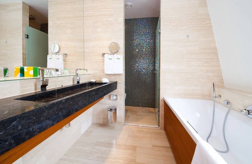 Centrum Hotel | Avalon Hotel