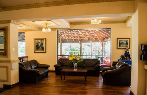 Cochabamba Hotel | AVANTI HOTEL & CONVENTION CENTER