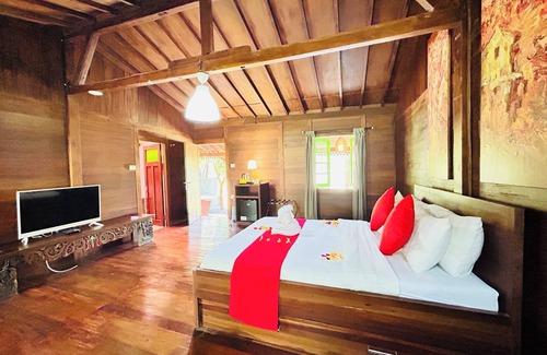 Labuhan Hotel | Avery Coconut Island Waterpark Resort