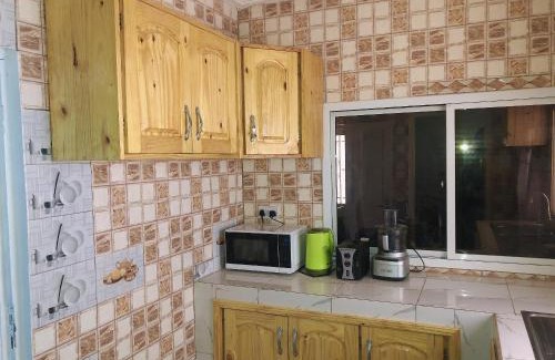 Serrekunda Casa | AwaMuuLamin MANNEH GUEST HOUSE