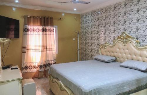 Serrekunda Casa | AwaMuuLamin MANNEH GUEST HOUSE