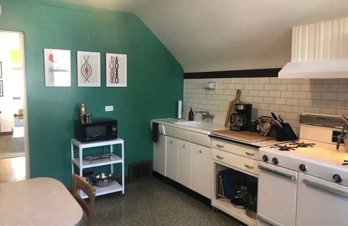 Oak Park Apartamento | Award-winning, charming, 1-bedroom apartment with AC, WiFi in Pleasant Oak Park