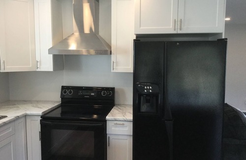 Port Franks Cabaña | Awesome 3 bedroom cottage located close to Lake Huron. Watch the sunset off deck