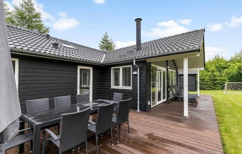 Fjellerup Casa | Awesome Home In Glesborg With Sauna