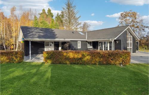 Helberskov Strand Casa | Awesome Home In Hadsund With Kitchen