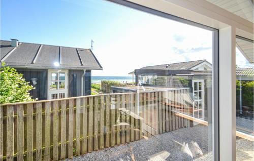 Ronde Casa | Awesome Home In Rønde With Kitchen