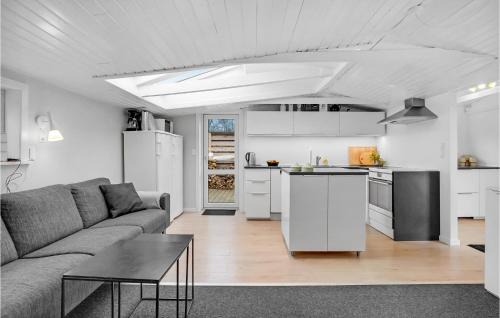 Grønninghoved Strand Casa | Awesome Home In Sjølund With Wifi