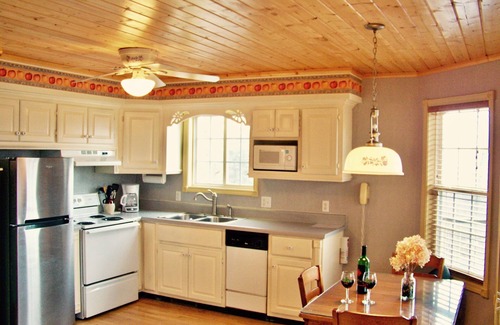 Chalet Village Chalet De Esquí | Hermosas vistas a la montaña, excelente ubicación cerca de la ciudad y el parque, chimenea, jacuzzi