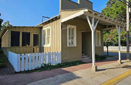 St. Francisville Cabaña | Ayres Cottage by Louisiana Hospitality Group