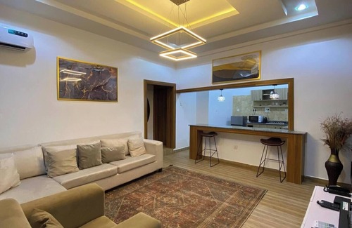 Benin City Apartamento | AZ KINGS HOTEL AND APARTMENT