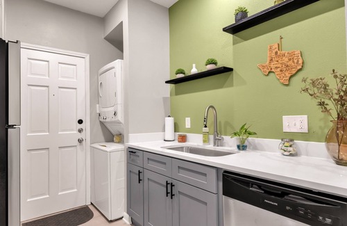 Northgate Apartamento | Azalea: Studio Apt, 4 minute walk to A&M