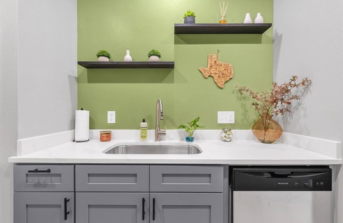 Northgate Apartamento | Azalea: Studio Apt, 4 minute walk to A&M