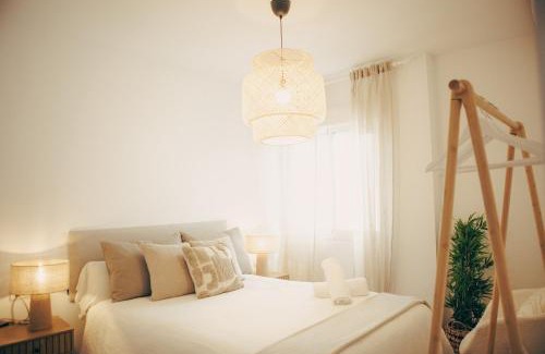 Centro de Conil de la Frontera Apartamento | Azure Beachside Apartment - 50M from the Beach