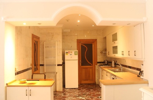 Adalar Apartamento | Büyükada Apart Hotel - Karadağ Apart