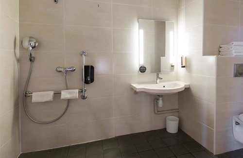 Castres Hotel | B&B HOTEL Castres Centre Gambetta