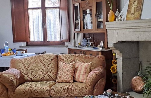 Nureci Cama Y Desayuno | B&B S'Omu Antiga