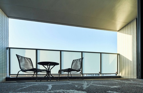 Naha City Centre Apartamento | B/C HOTEL NAHA Hotel with rental car