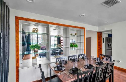 Neartown Apartamento | B Houston Resort Style Pool EV Charging