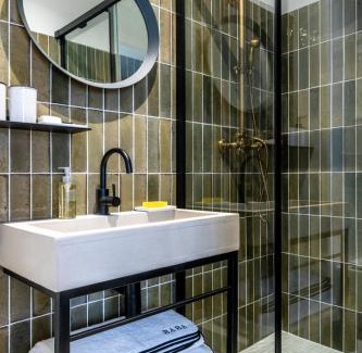 18th Arrondissement Hotel | Baba Hotel