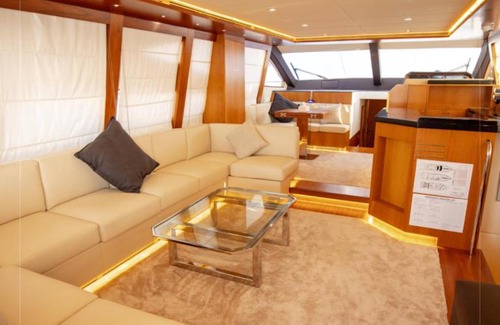 Dubai Marina Alquiler De Eote | Babbar Yachts
