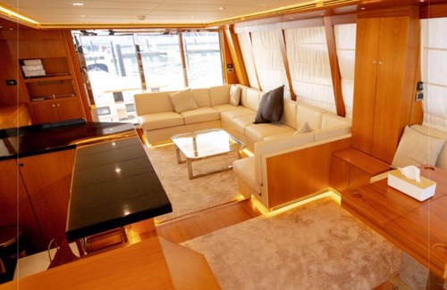 Dubai Marina Alquiler De Eote | Babbar Yachts