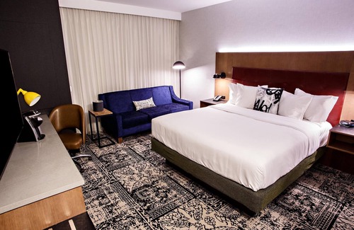 Lititz Hotel | Backstage vibe- Lancaster charm -King Room w/Kitchenette & Separate Seating Area