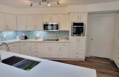 South Padre Island Casa | Bahama Mama House 4 Bedroom Home by RedAwning